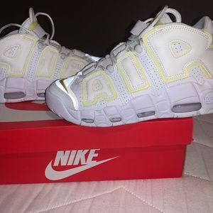 Nike air more uptempo shoes